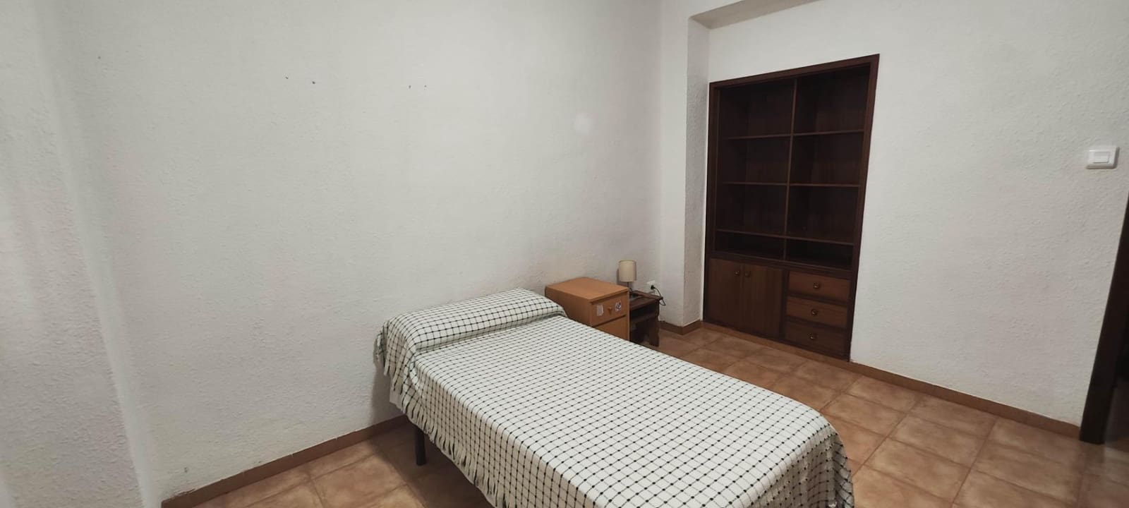 4 bedroom Flat for sale in Castello de la Plana - € 150,000 (Ref: 9841107)