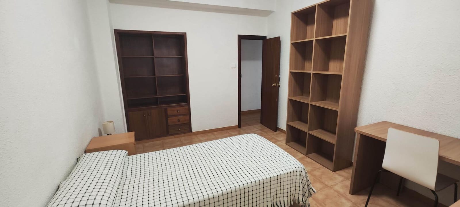 4 bedroom Flat for sale in Castello de la Plana - € 150,000 (Ref: 9841107)