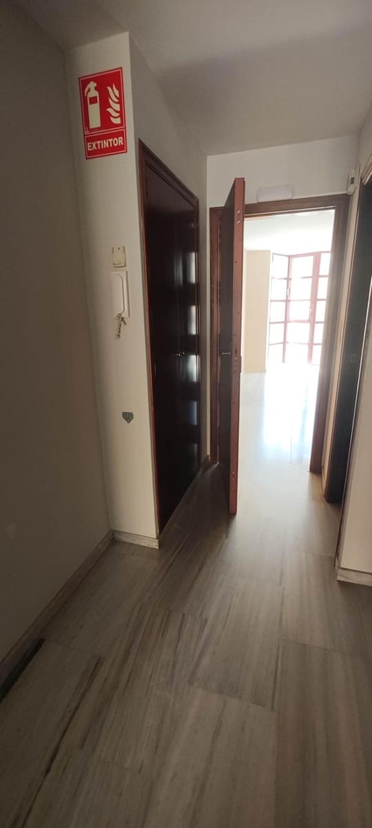 Office for rent in Castello de la Plana - € 475 (Ref: 9841108)