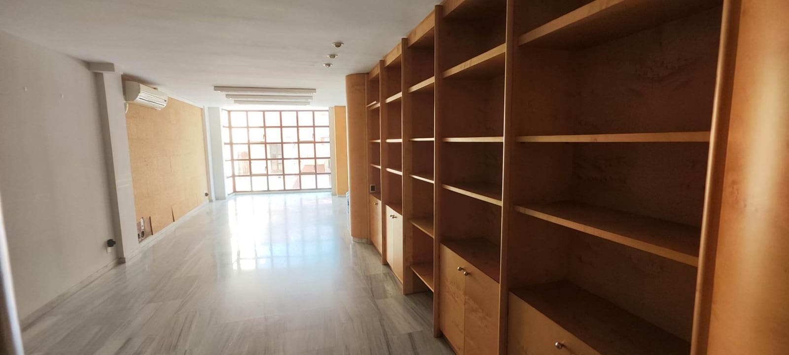 Office for rent in Castello de la Plana - € 475 (Ref: 9841108)