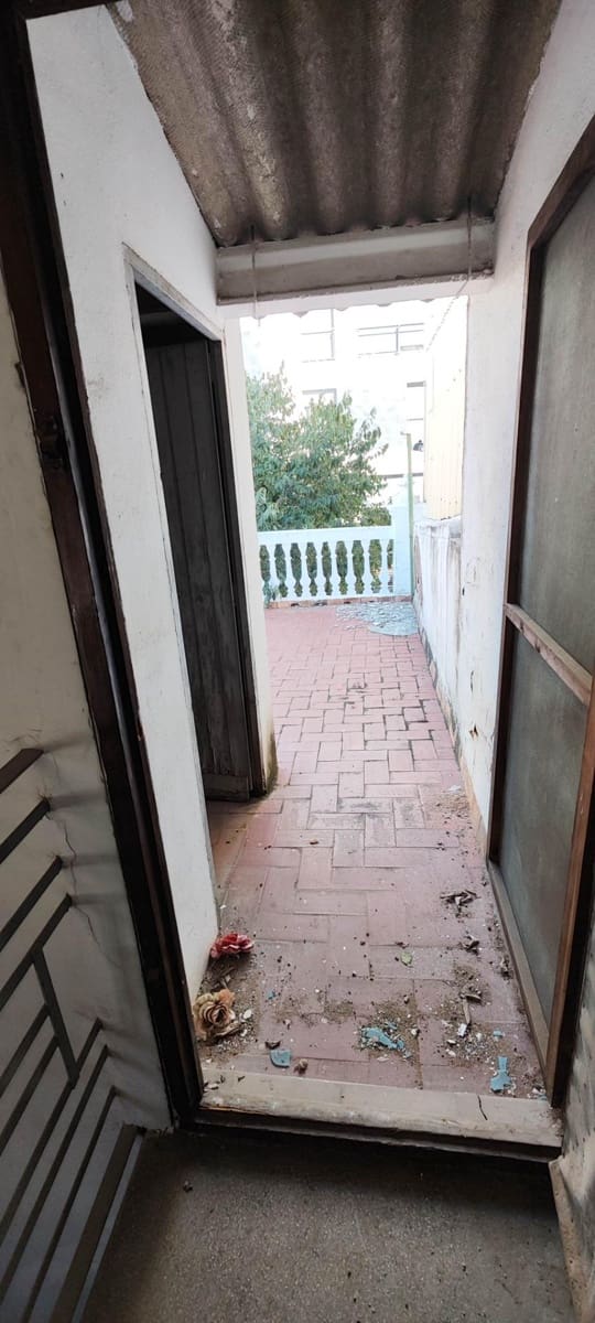 3 bedroom Townhouse for sale in Castello de la Plana - € 95,000 (Ref: 9841109)