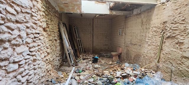 3 soveværelse Byhus til salg i Centro, Castelló de la Plana - € 95.000 (Ref: 9841109)