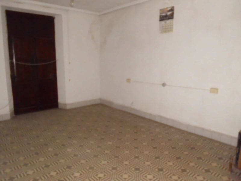 6 bedroom Townhouse for sale in Almassora / Almazora - € 110,000 (Ref: 9841115)