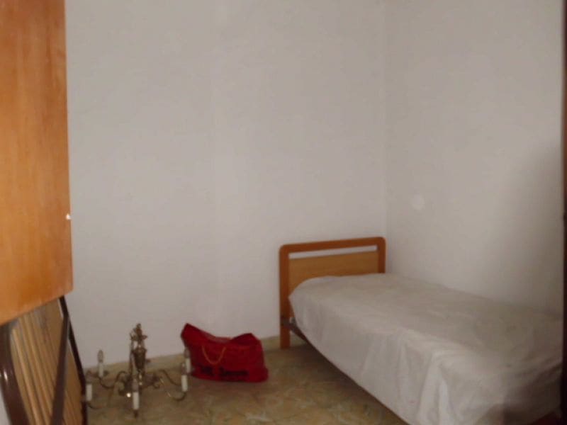 6 bedroom Townhouse for sale in Almassora / Almazora - € 110,000 (Ref: 9841115)