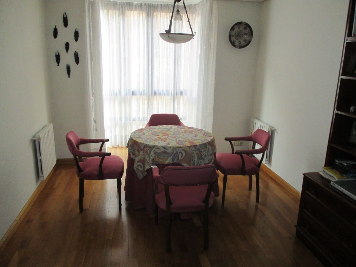 5 bedroom Flat for sale in Castello de la Plana - € 400,000 (Ref: 9841116)