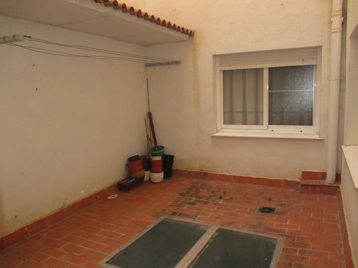 5 bedroom Flat for sale in Castello de la Plana - € 400,000 (Ref: 9841116)