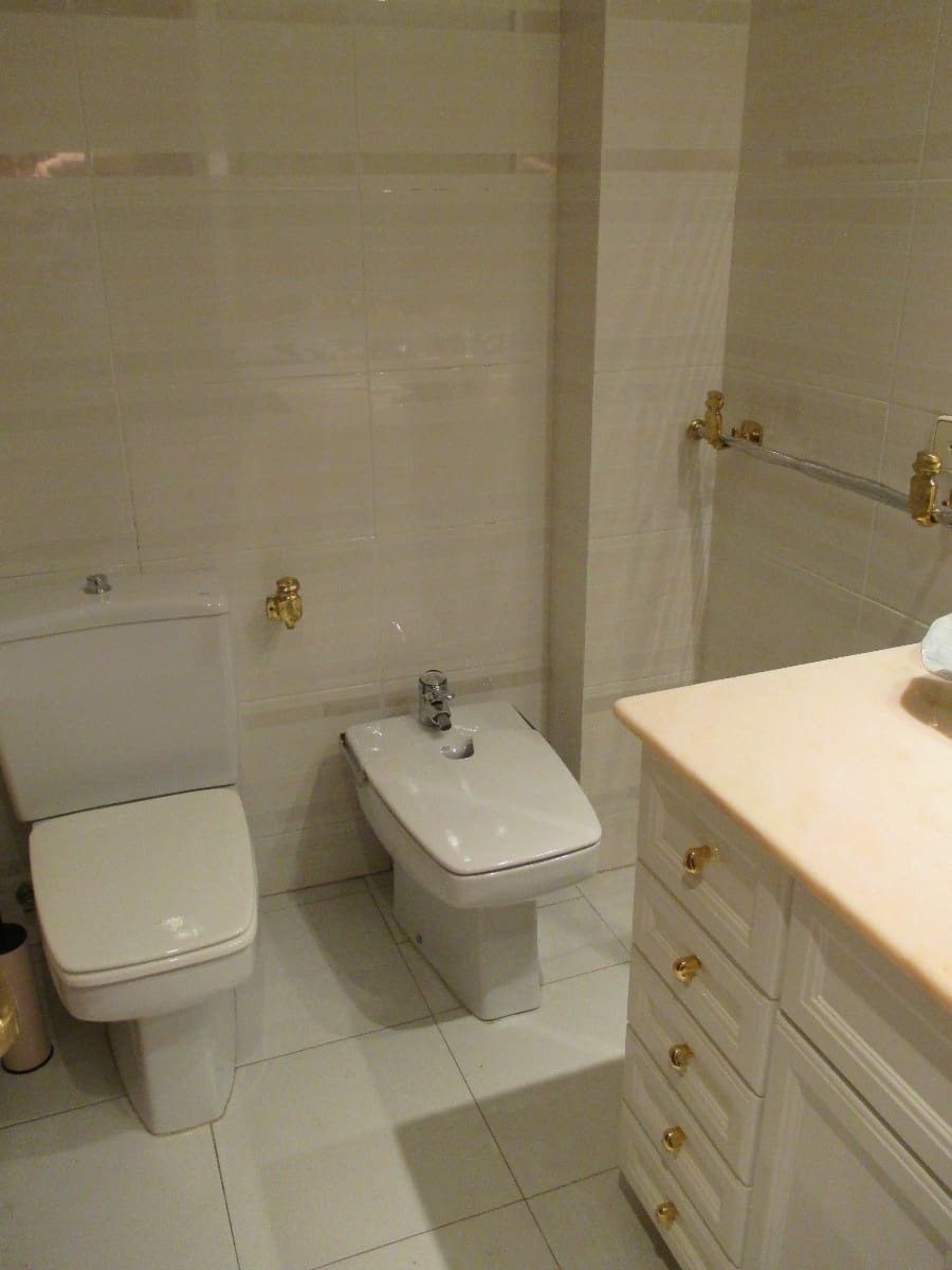 5 bedroom Flat for sale in Castello de la Plana - € 400,000 (Ref: 9841116)