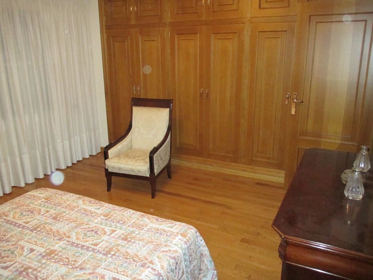 5 bedroom Flat for sale in Castello de la Plana - € 400,000 (Ref: 9841116)