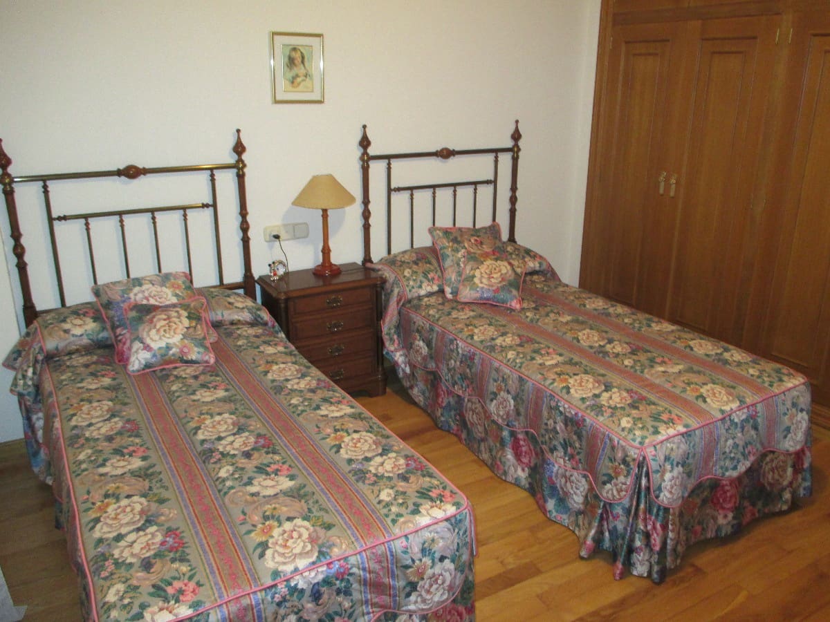 5 bedroom Flat for sale in Castello de la Plana - € 400,000 (Ref: 9841116)