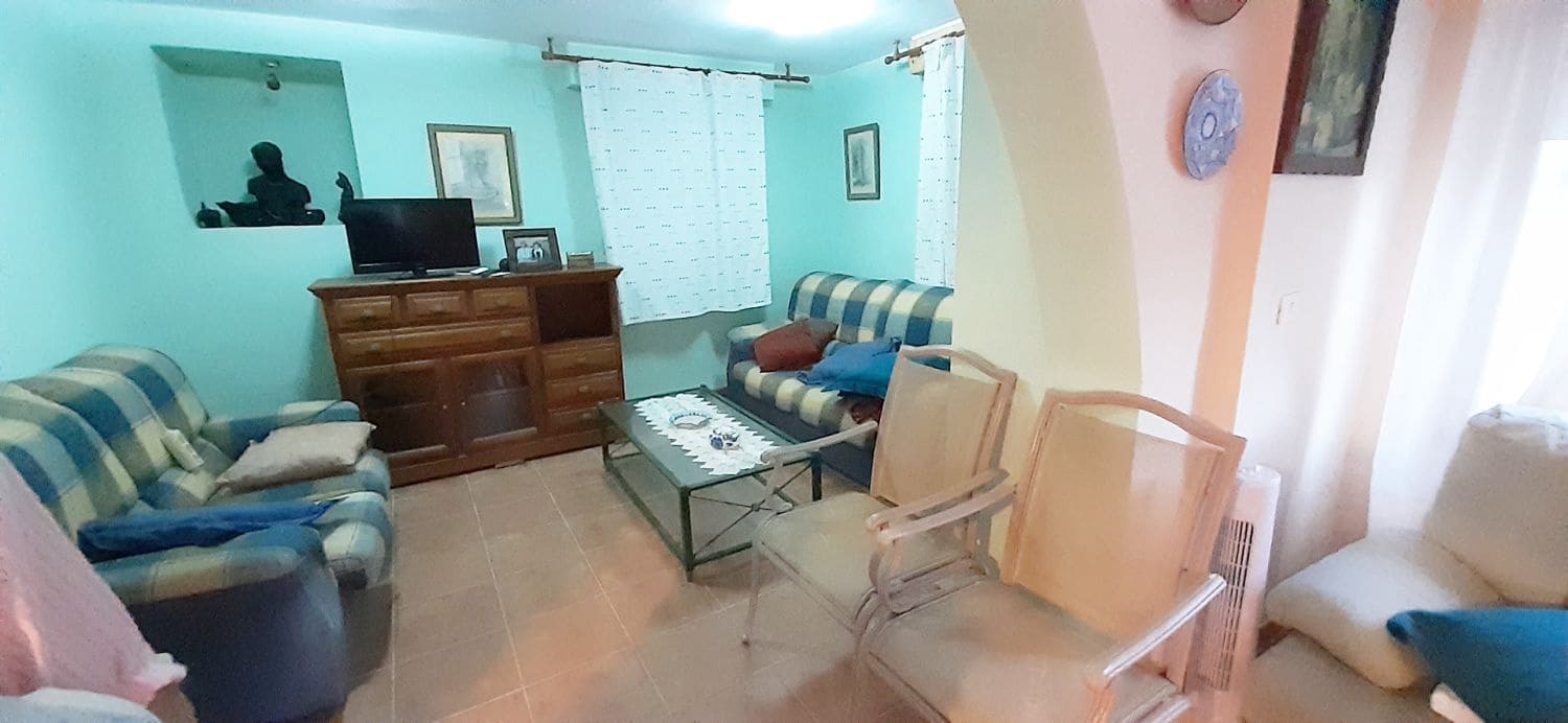 4 bedroom Villa for rent in Almassora / Almazora - € 1,200 (Ref: 9855191)