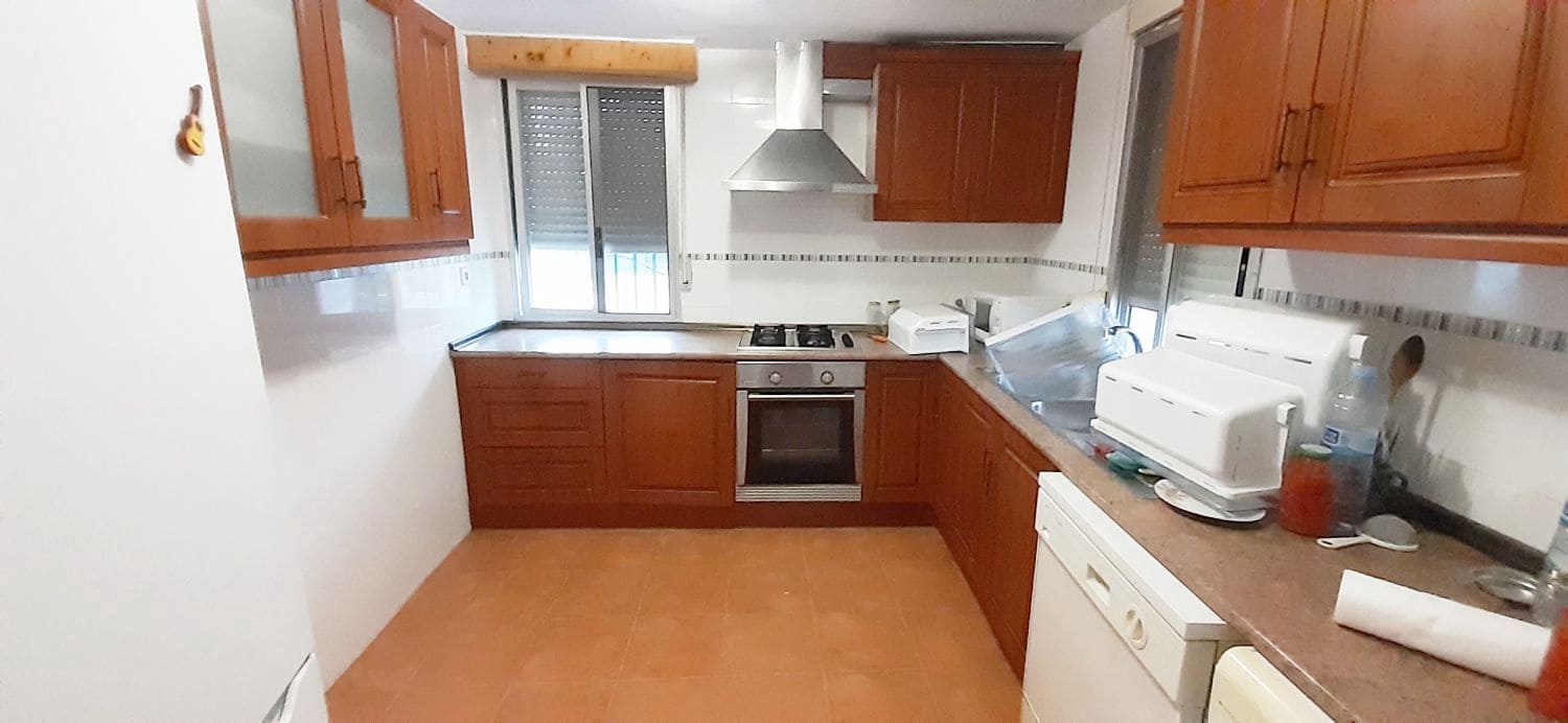 4 bedroom Villa for rent in Almassora / Almazora - € 1,200 (Ref: 9855191)