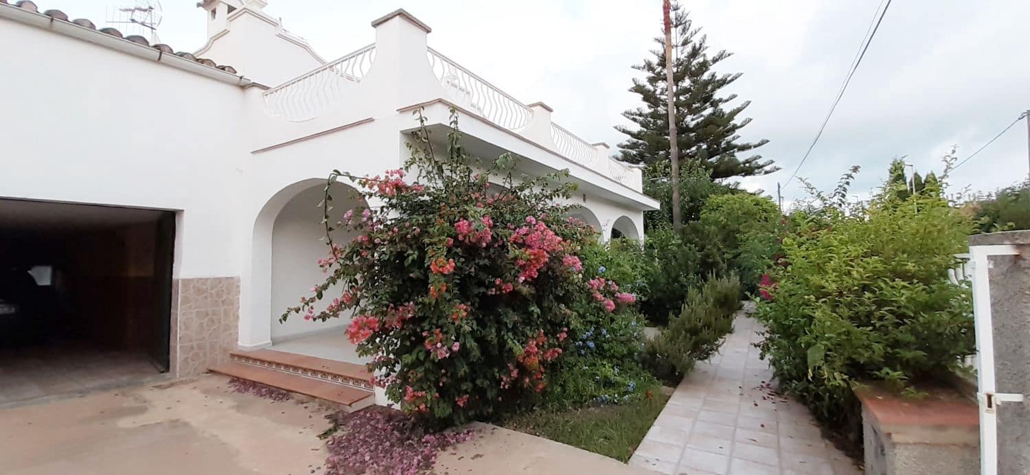 4 bedroom Villa for rent in Almassora / Almazora - € 1,200 (Ref: 9855191)