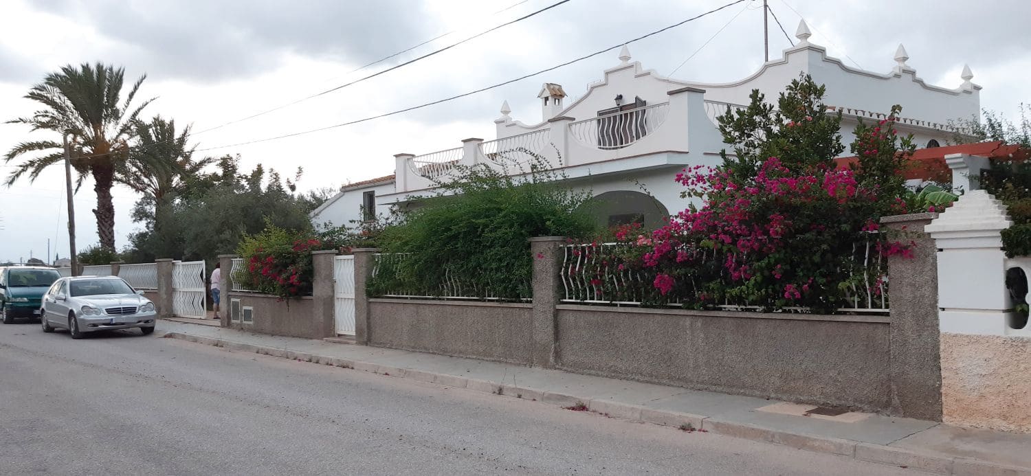 4 bedroom Villa for rent in Almassora / Almazora - € 1,200 (Ref: 9855191)
