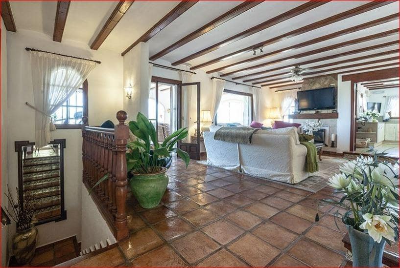 Chalet de 4 habitaciones en La Xara en venta con piscina garaje - 850.000 € (Ref: 9207303)