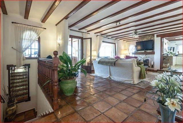 4 Zimmer Villa zu verkaufen in La Xara, Dénia mit Pool Garage - 850.000 € (Ref: 9207303)