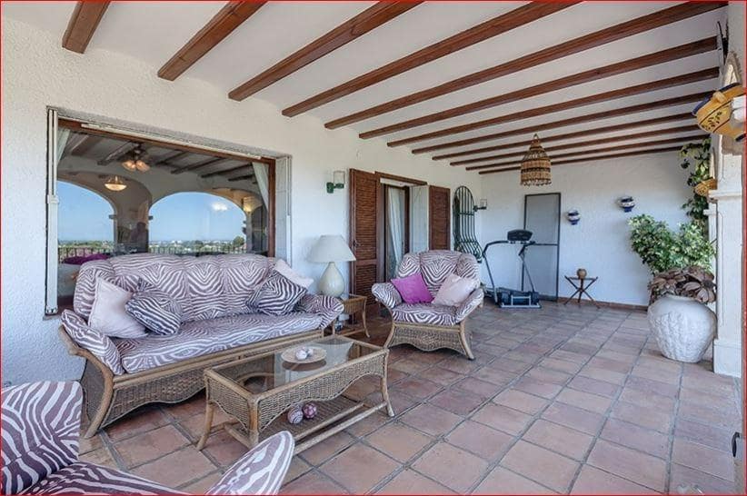 Chalet de 4 habitaciones en La Xara en venta con piscina garaje - 850.000 € (Ref: 9207303)