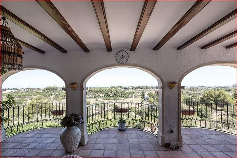 Chalet de 4 habitaciones en La Xara en venta con piscina garaje - 850.000 € (Ref: 9207303)