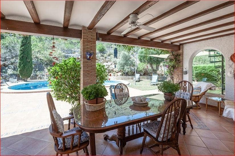 Chalet de 4 habitaciones en La Xara en venta con piscina garaje - 850.000 € (Ref: 9207303)