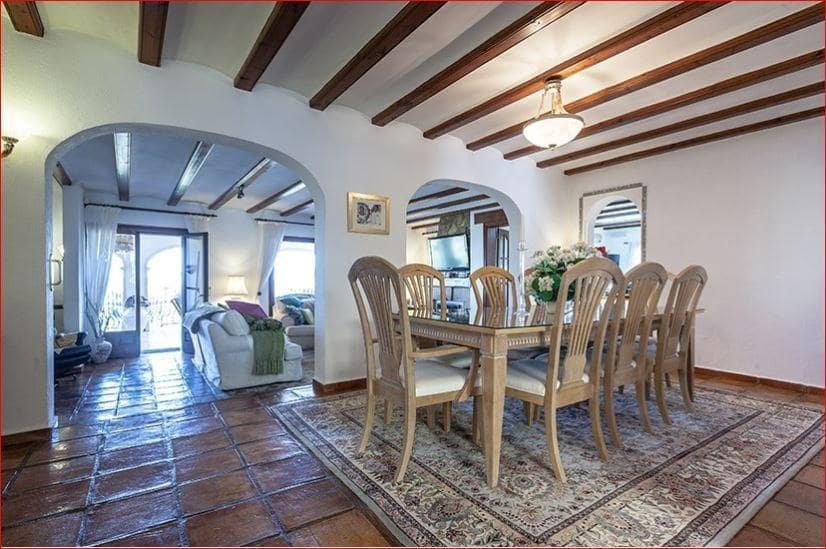 Chalet de 4 habitaciones en La Xara en venta con piscina garaje - 850.000 € (Ref: 9207303)