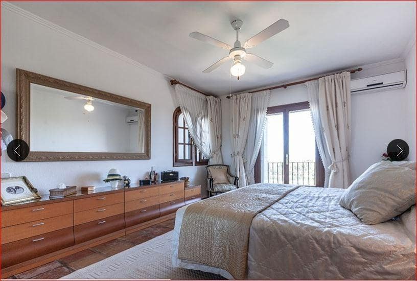 Chalet de 4 habitaciones en La Xara en venta con piscina garaje - 850.000 € (Ref: 9207303)