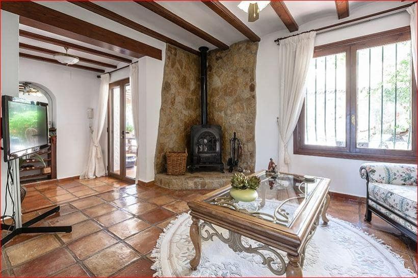 Chalet de 4 habitaciones en La Xara en venta con piscina garaje - 850.000 € (Ref: 9207303)