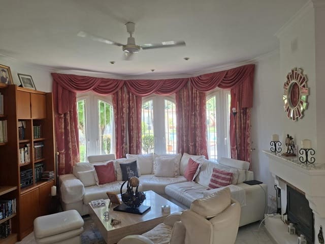 2 slaapkamer Villa te koop in El Montgó, Dénia met zwembad garage - € 320.000 (Ref: 9207306)