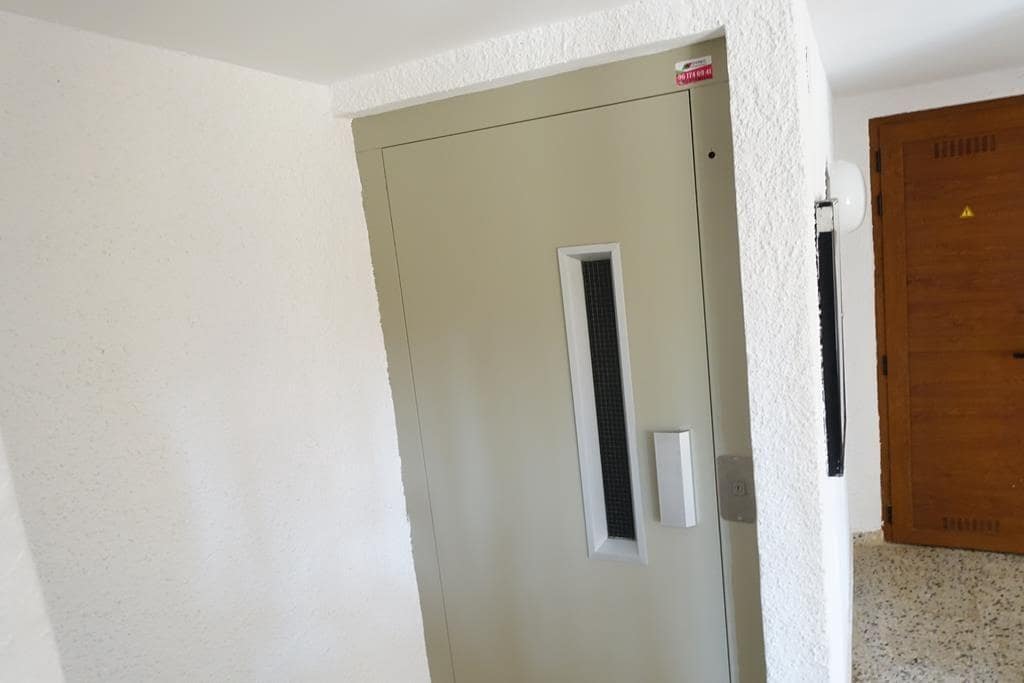 2 soverom Leilighet til salgs i Denia med garasje - € 189 000 (Ref: 9207307)