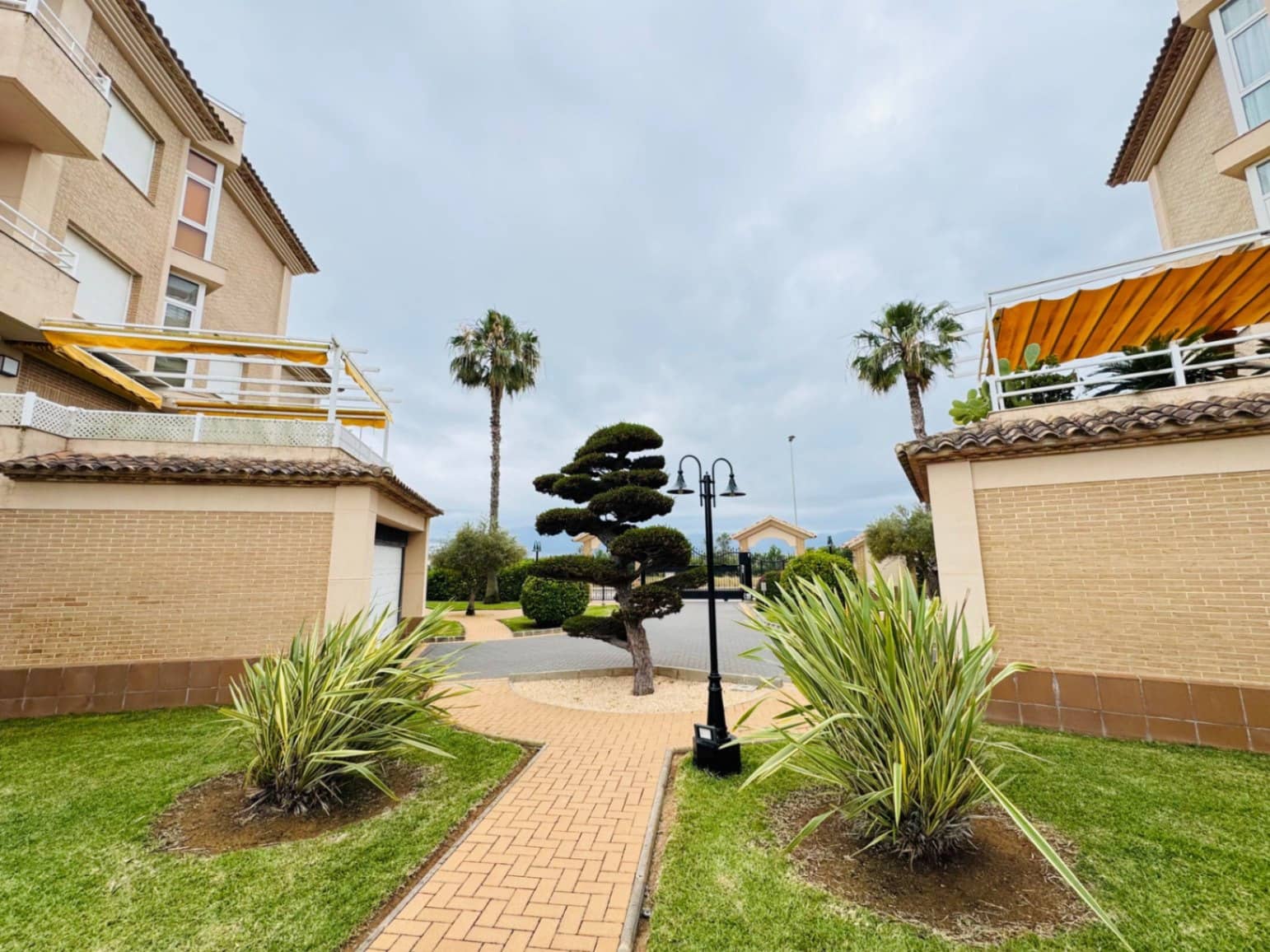 1 bedroom Apartment for sale in Oliva with pool garage - € 190,000 (Ref: 9207315)