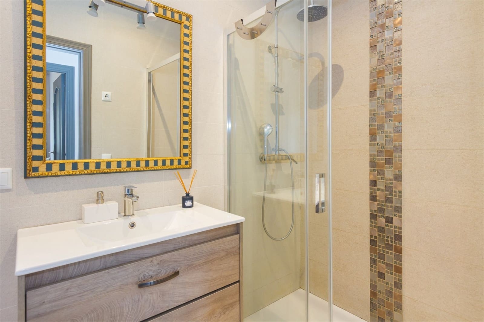 3 sypialnia Bungalow na sprzedaż w Pedreguer z basenem garażem - 322 000 € (Ref: 9207318)