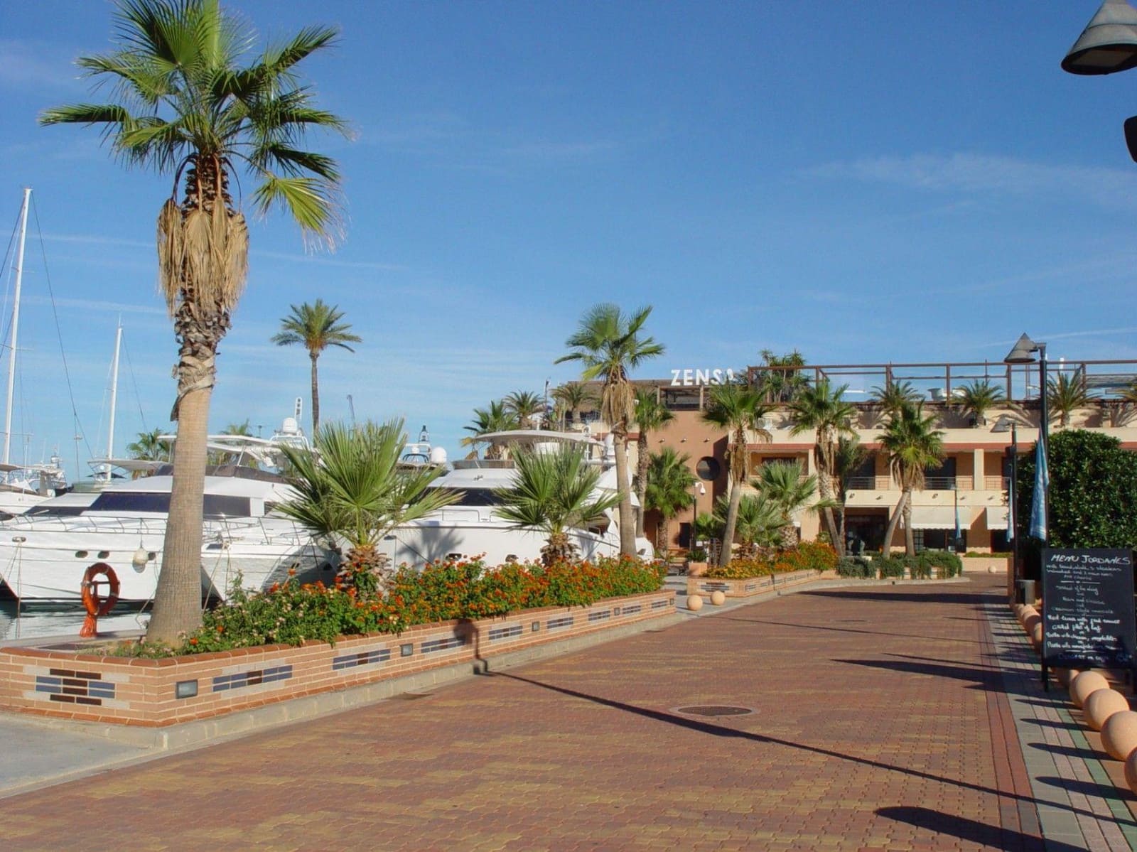 4 soverom Villa til salgs i La Sella med svømmebasseng garasje - € 699 000 (Ref: 9216854)