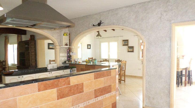 8 slaapkamer Villa te koop in Denia met zwembad garage - € 749.000 (Ref: 9216855)