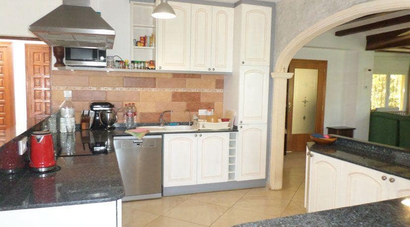 8 slaapkamer Villa te koop in Denia met zwembad garage - € 749.000 (Ref: 9216855)