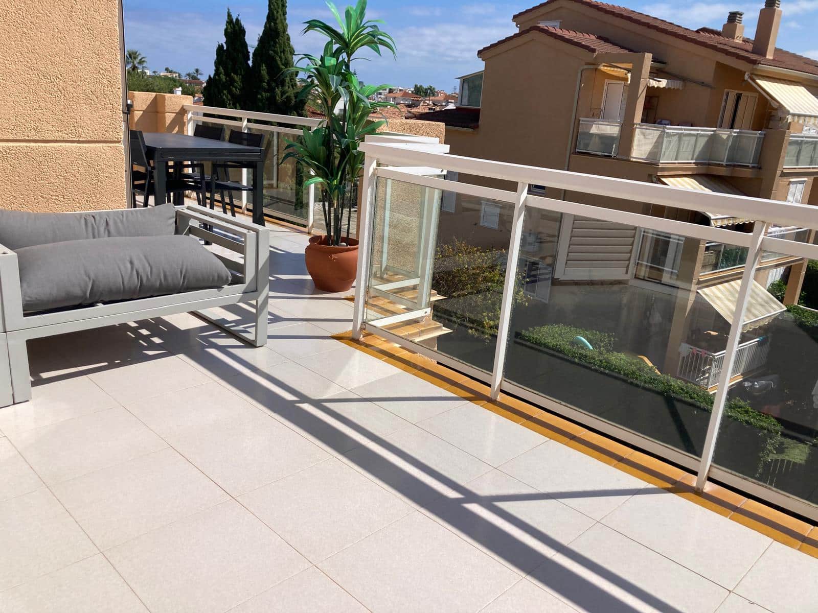 3 slaapkamer Penthouse te koop in Denia met zwembad garage - € 325.000 (Ref: 9301528)