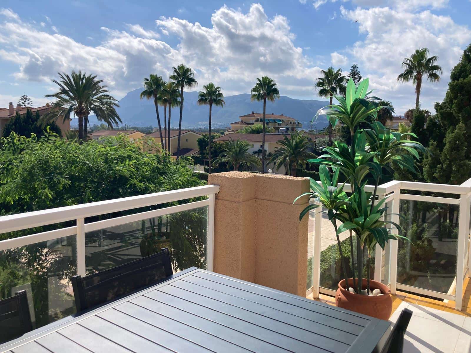 3 slaapkamer Penthouse te koop in Denia met zwembad garage - € 325.000 (Ref: 9301528)