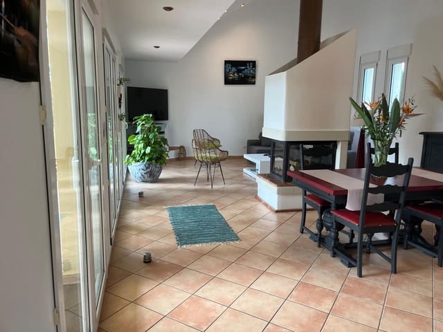 3 makuuhuone Huvila myytävänä paikassa Las Marinas / Les Marines, Dénia mukana uima-altaan 
autotalli - 848 000 € (Ref: 9301529)