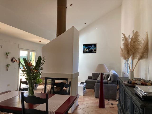 3 makuuhuone Huvila myytävänä paikassa Las Marinas / Les Marines, Dénia mukana uima-altaan 
autotalli - 848 000 € (Ref: 9301529)