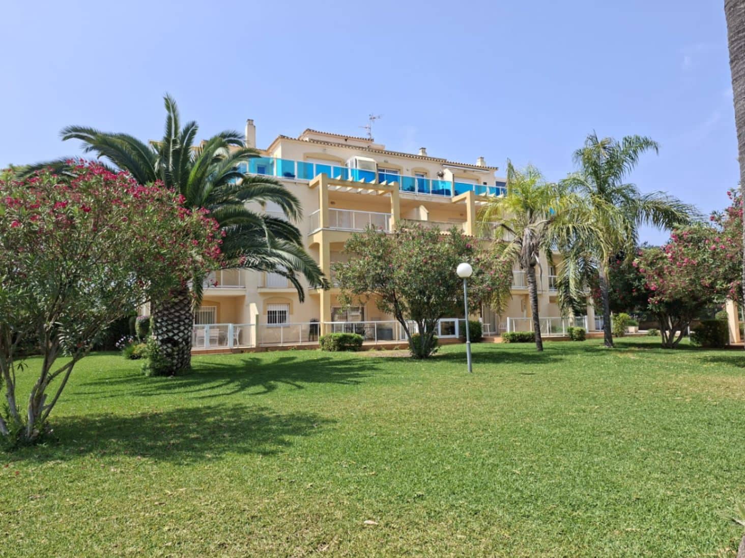 2 bedroom Apartment for rent in Denia with pool garage - € 750 (Ref: 9301530)