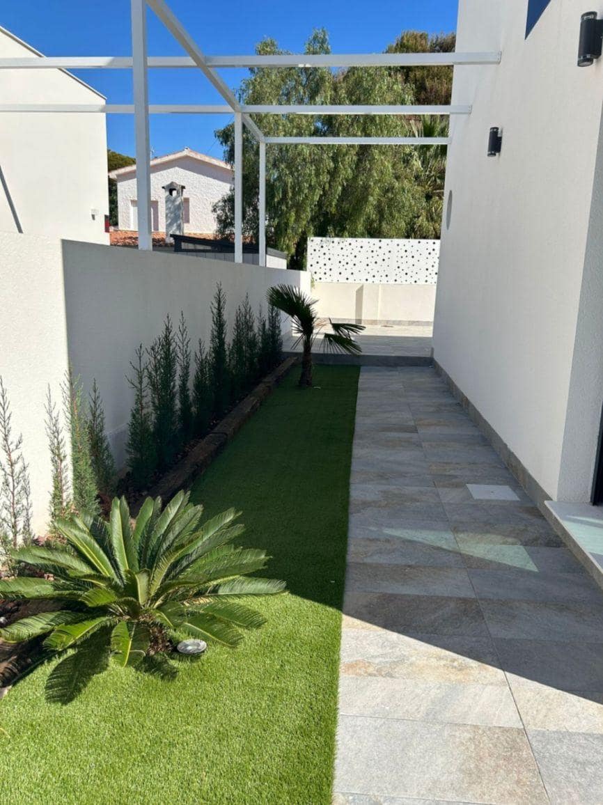 4 slaapkamer Villa te koop in Playa de Muchavista met zwembad garage - € 710.000 (Ref: 9426403)