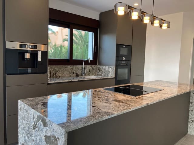 4 slaapkamer Villa te koop in El Montgó, Dénia met zwembad garage - € 999.000 (Ref: 9449912)