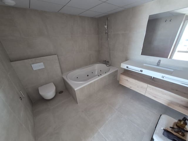 1 slaapkamer Appartement te koop in La Villajoyosa / Vila Joiosa met zwembad garage - € 255.000 (Ref: 9610625)