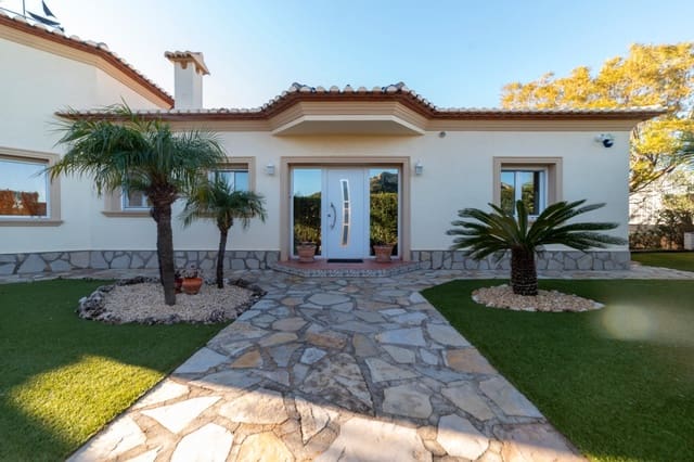 5 sypialnia Willa na sprzedaż w Dénia z basenem garażem - 1 375 000 € (Ref: 9618675)