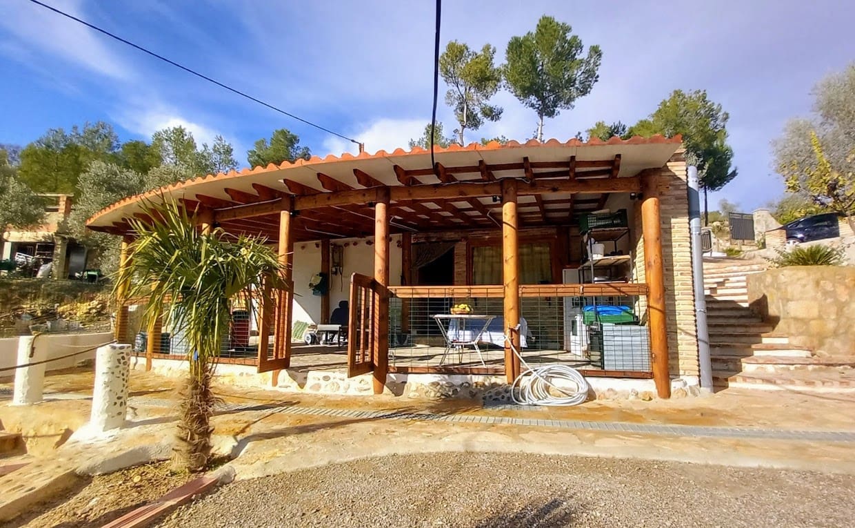 2 Zimmer Finca/Landgut zu verkaufen in Flix mit Pool Garage - 185.000 € (Ref: 10121076)
