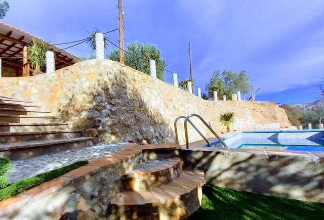 2 Zimmer Finca/Landgut zu verkaufen in Flix mit Pool Garage - 185.000 € (Ref: 10121076)