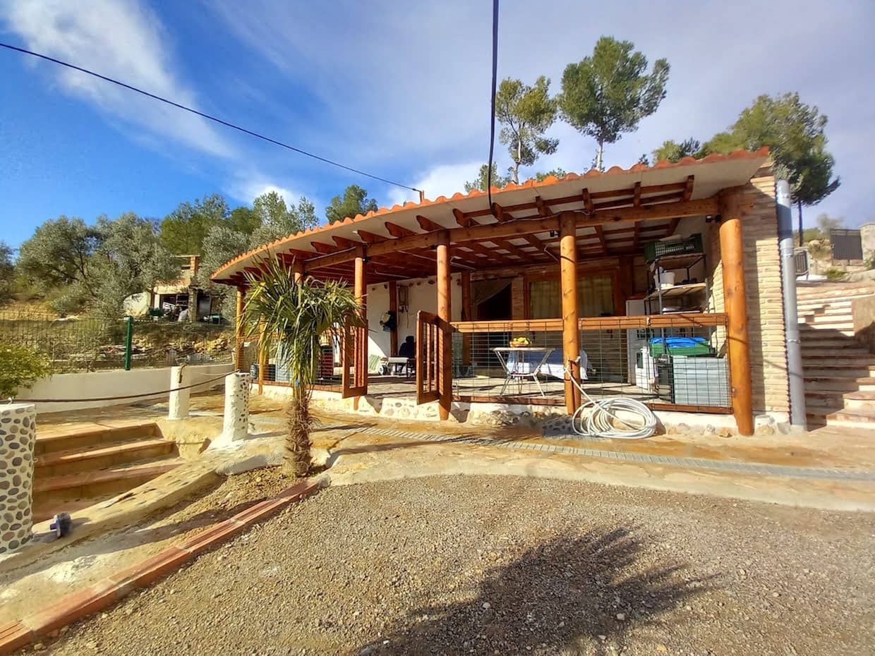 2 Zimmer Finca/Landgut zu verkaufen in Flix mit Pool Garage - 185.000 € (Ref: 10121076)