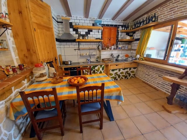 2 Zimmer Finca/Landgut zu verkaufen in Flix mit Pool Garage - 185.000 € (Ref: 10121076)
