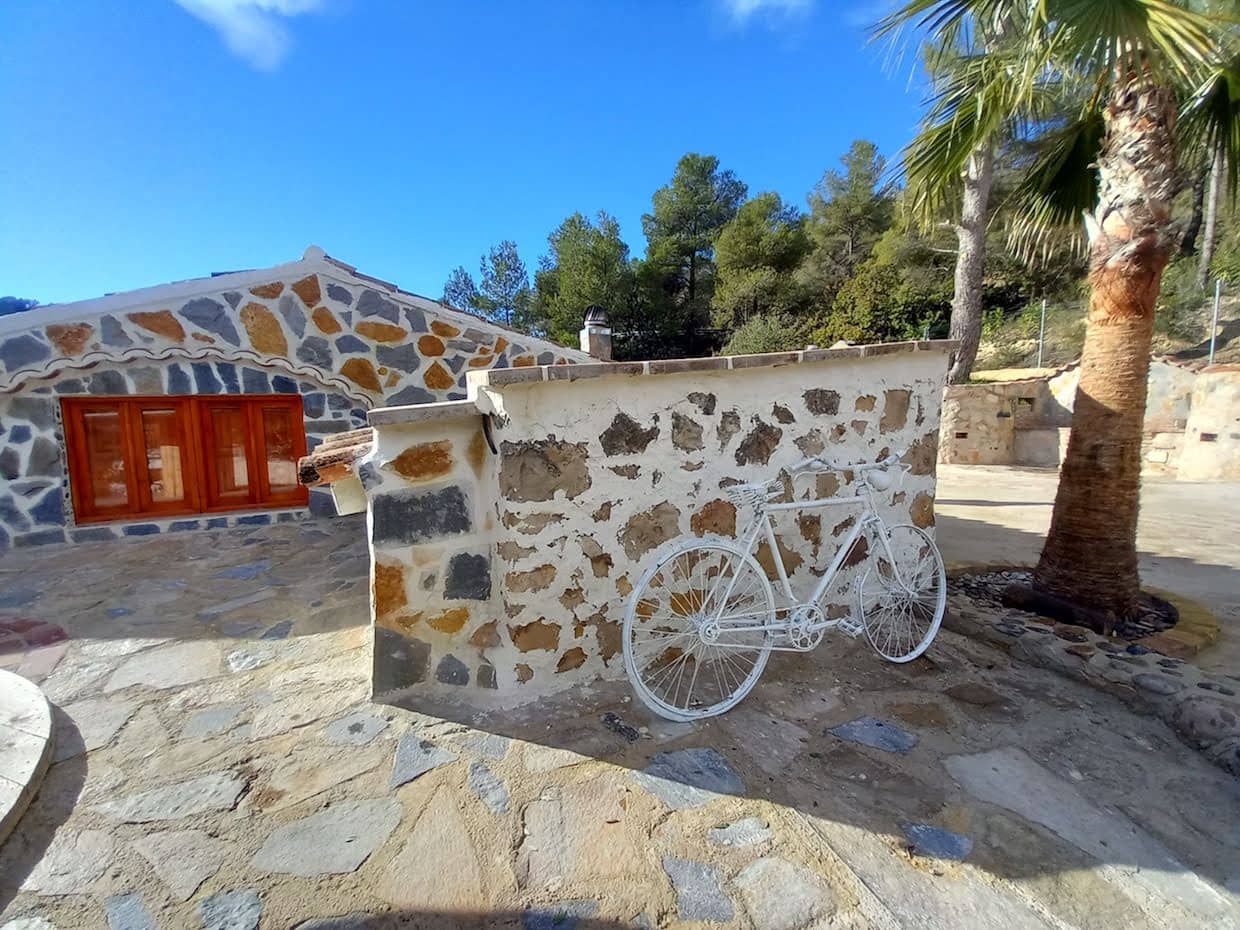 2 Zimmer Finca/Landgut zu verkaufen in Flix mit Pool Garage - 185.000 € (Ref: 10121076)