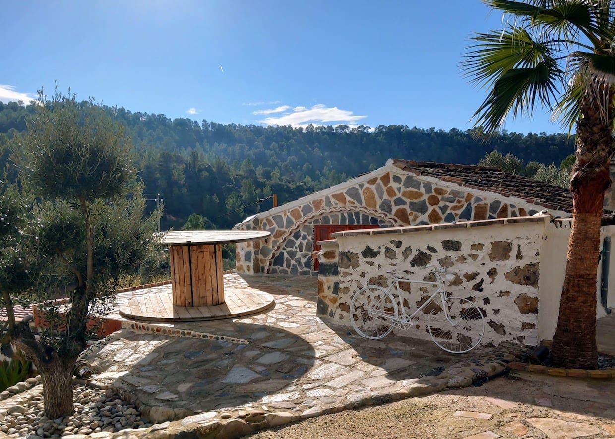 2 Zimmer Finca/Landgut zu verkaufen in Flix mit Pool Garage - 185.000 € (Ref: 10121076)