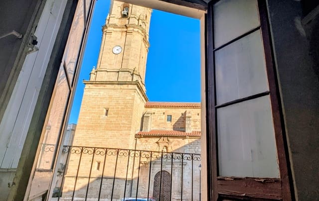Dom na sprzedaż w Gandesa - 70 000 € (Ref: 10187315)