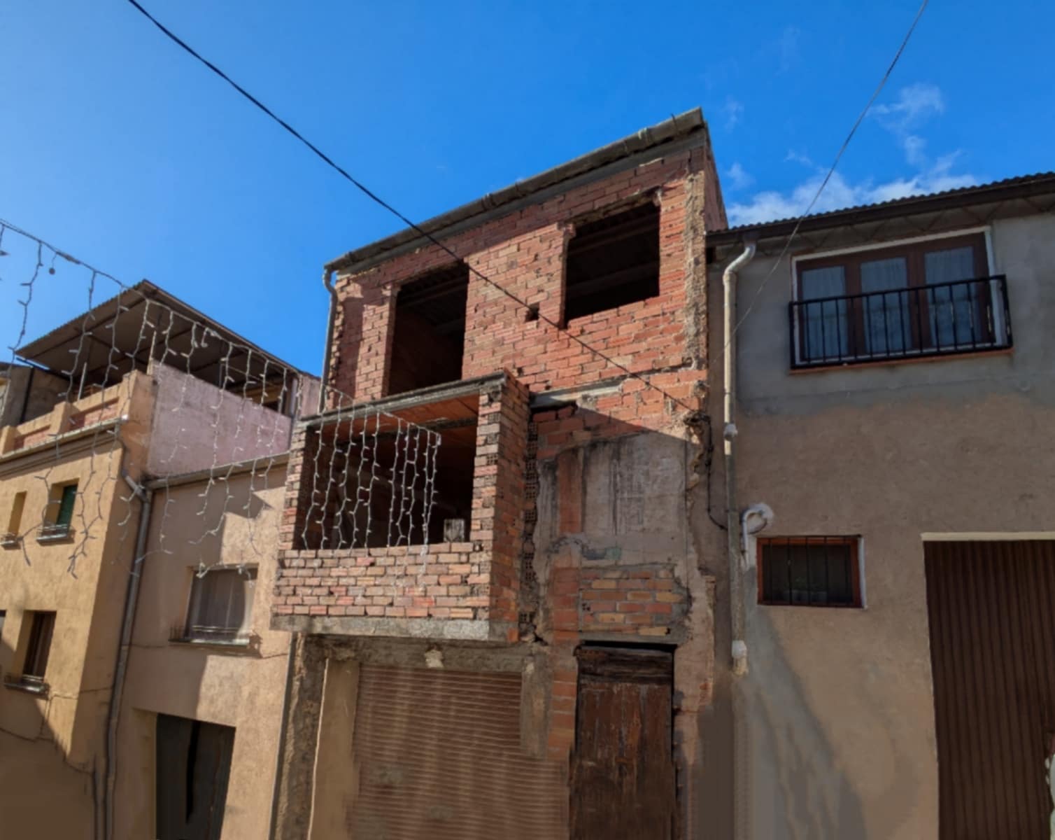 3 soveværelse Byhus til salg i Garcia med garage - € 13.000 (Ref: 8685653)