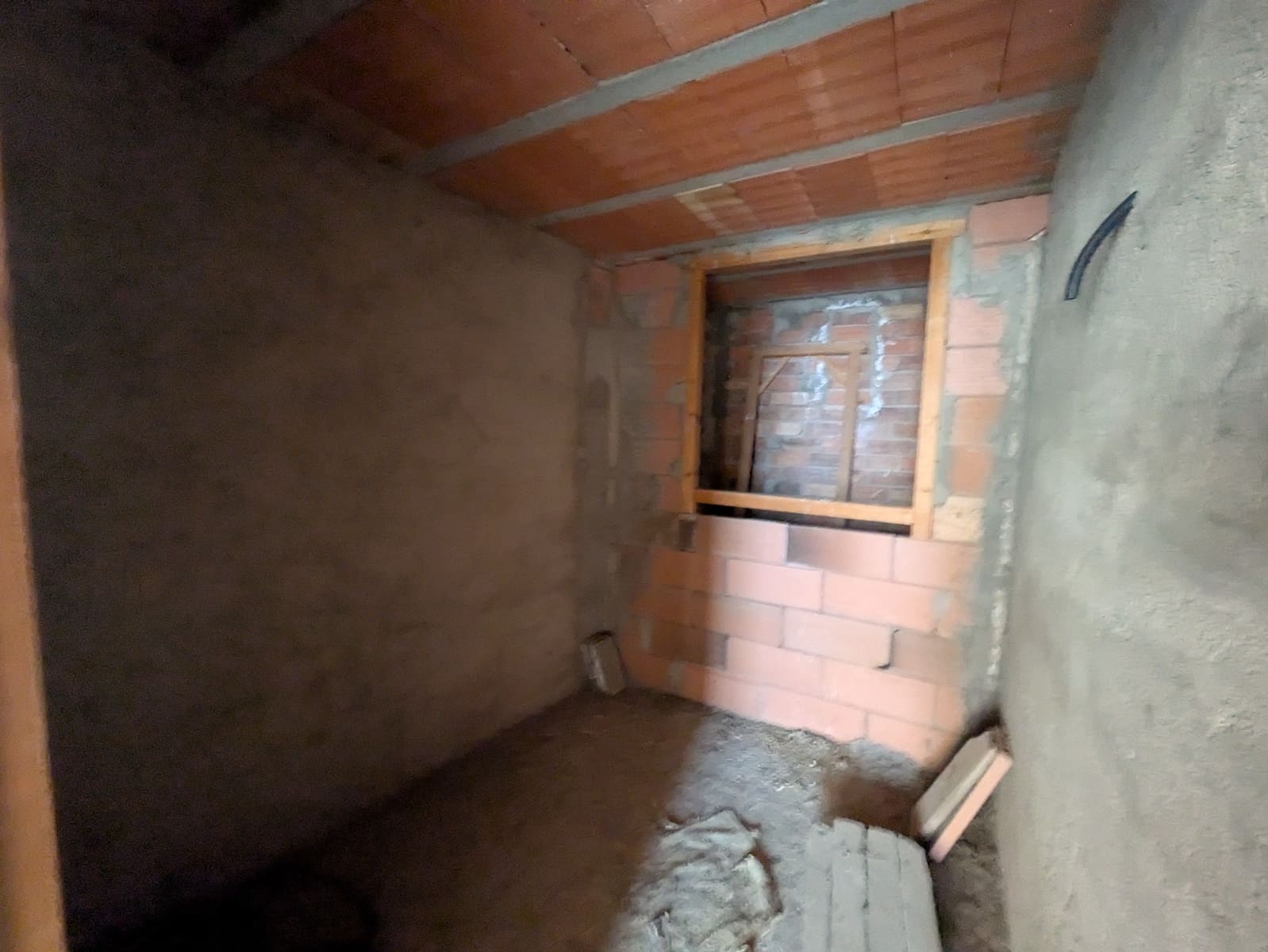 3 soveværelse Byhus til salg i Garcia med garage - € 13.000 (Ref: 8685653)